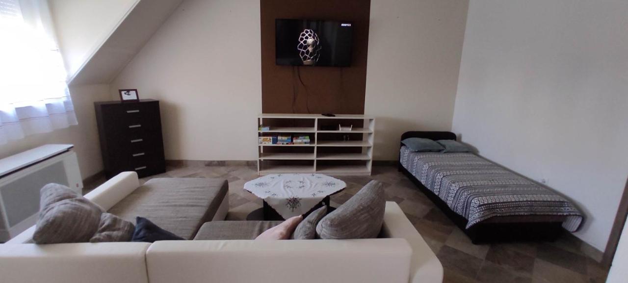 Timar Apartman 埃格尔 外观 照片